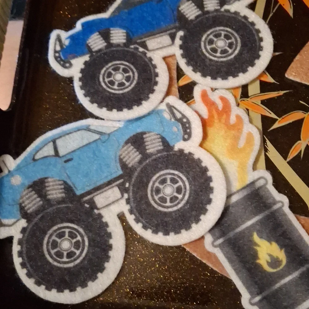 Monster Truck Feltboard Flannelboard Set Racetrack Flags - Picture 2 of 7